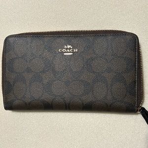 Coach Large zip wallet